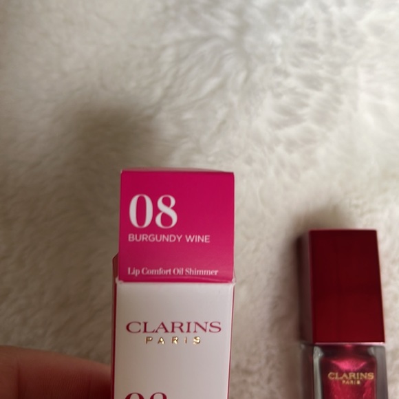 NIB Clarins Lip comfort oil shimmer in burgundy wine 7ml - Picture 3 of 4